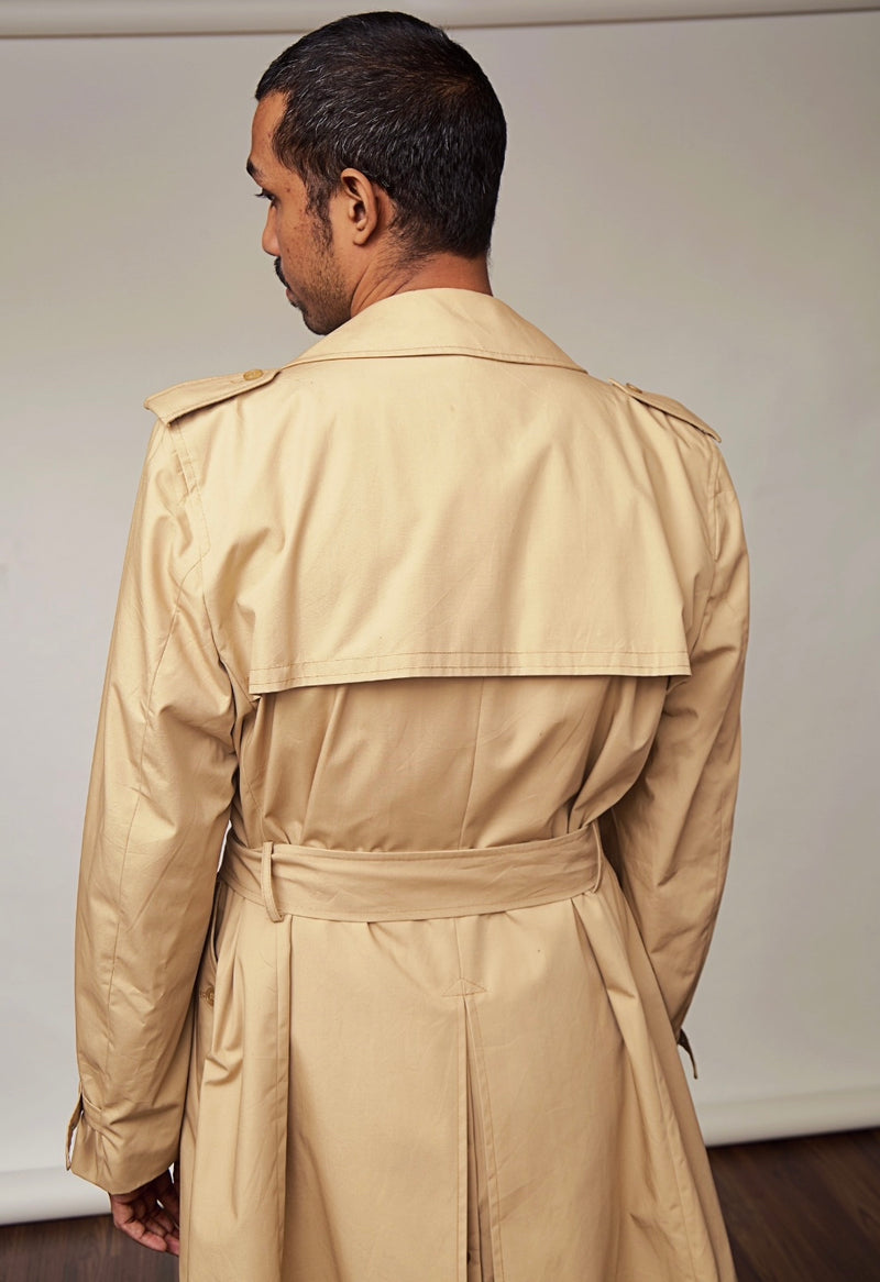 Classic Elegance: Men’s Tan Double-Breasted Trench Coat